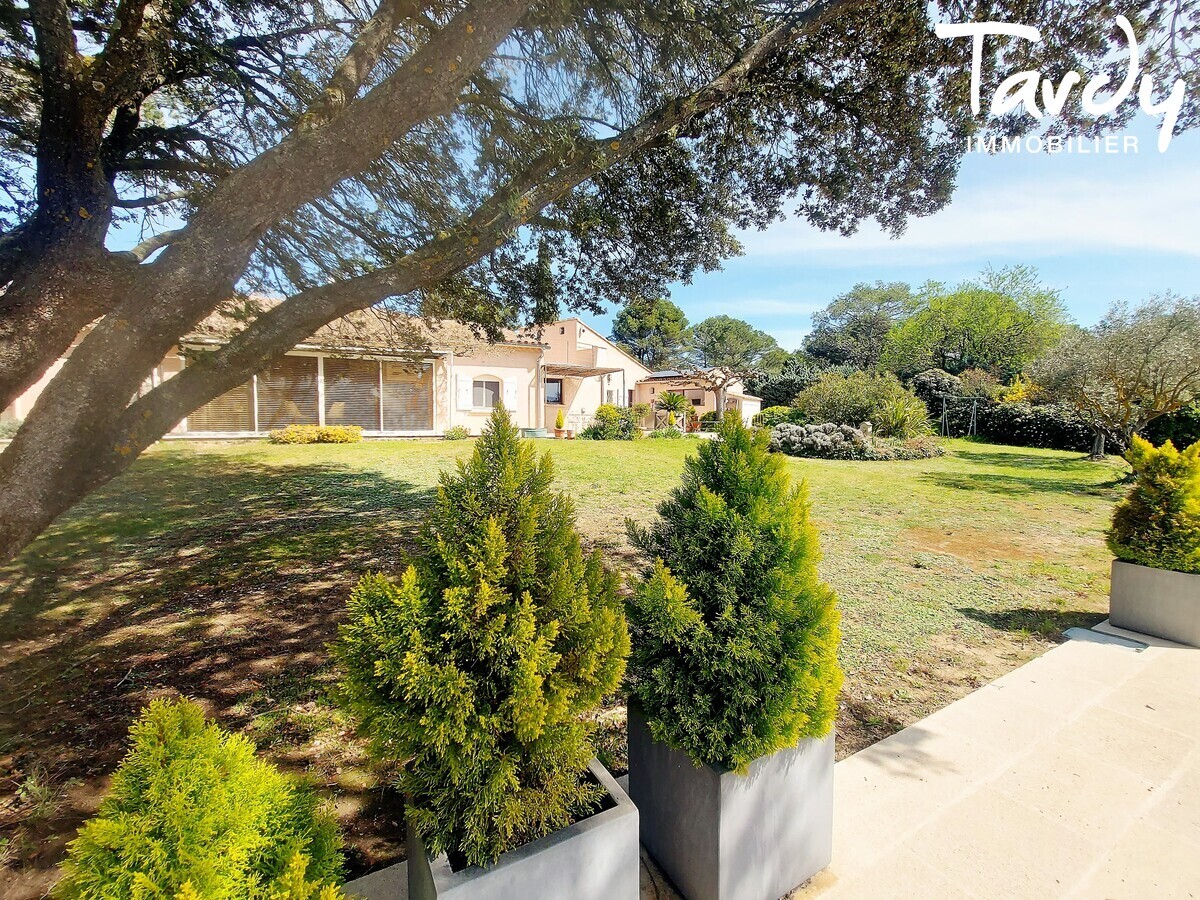 Villa de plain de pied - parc arbor au calme - 84360 LAURIS - Lauris
