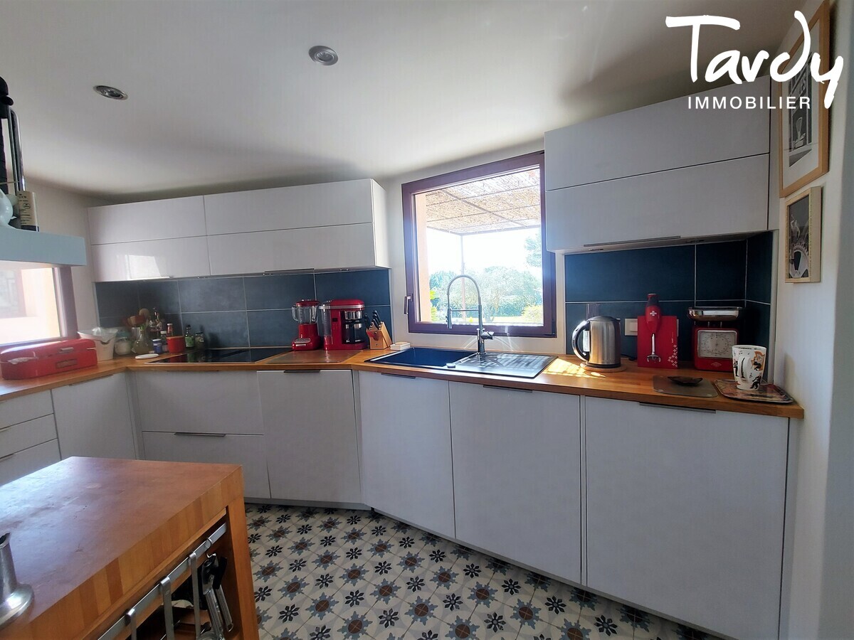 Villa de plain de pied - parc arbor au calme - 84360 LAURIS - Lauris