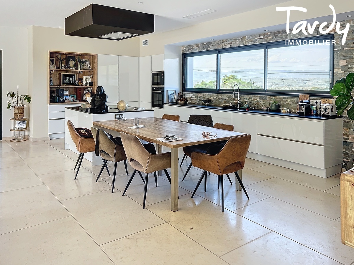 Villa moderne, 3 logements  - Belles prestations - Proche 13100 AIX EN PROVENCE - Aix-en-Provence