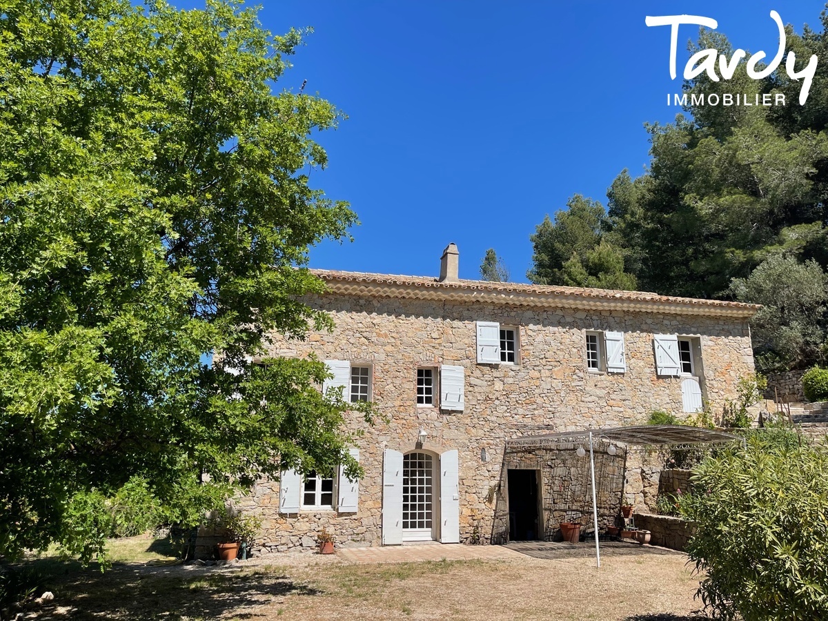 Mas Provenal en pierre  rinventer, vue, soleil couchant - 83330 LE BEAUSSET - Le Beausset - MAS PROVENCAL