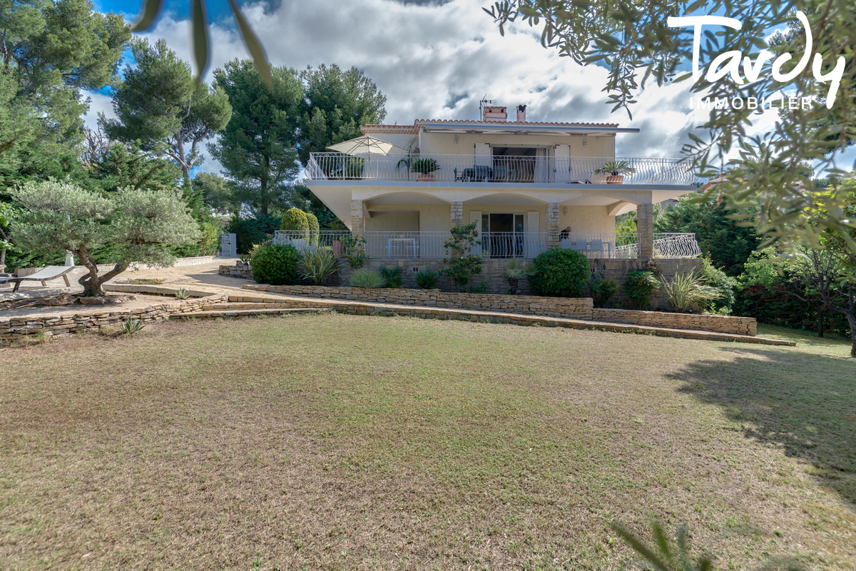Villa en 2 apparts. Vue mer - Domaine priv - 83270 SAINT CYR SUR MER  - Saint-Cyr-sur-Mer