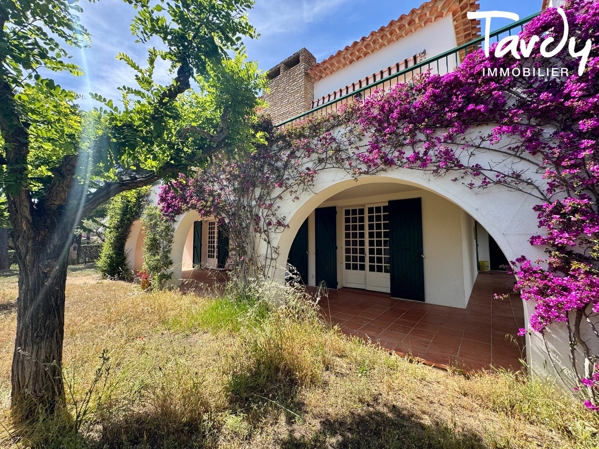 Villa ancienne Vue mer - 83740 LA CADIERE D'AZUR - La Cadire-d'Azur