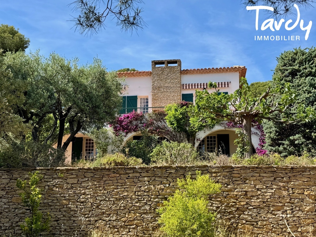 Villa ancienne Vue mer - 83740 LA CADIERE D'AZUR - La Cadire-d'Azur