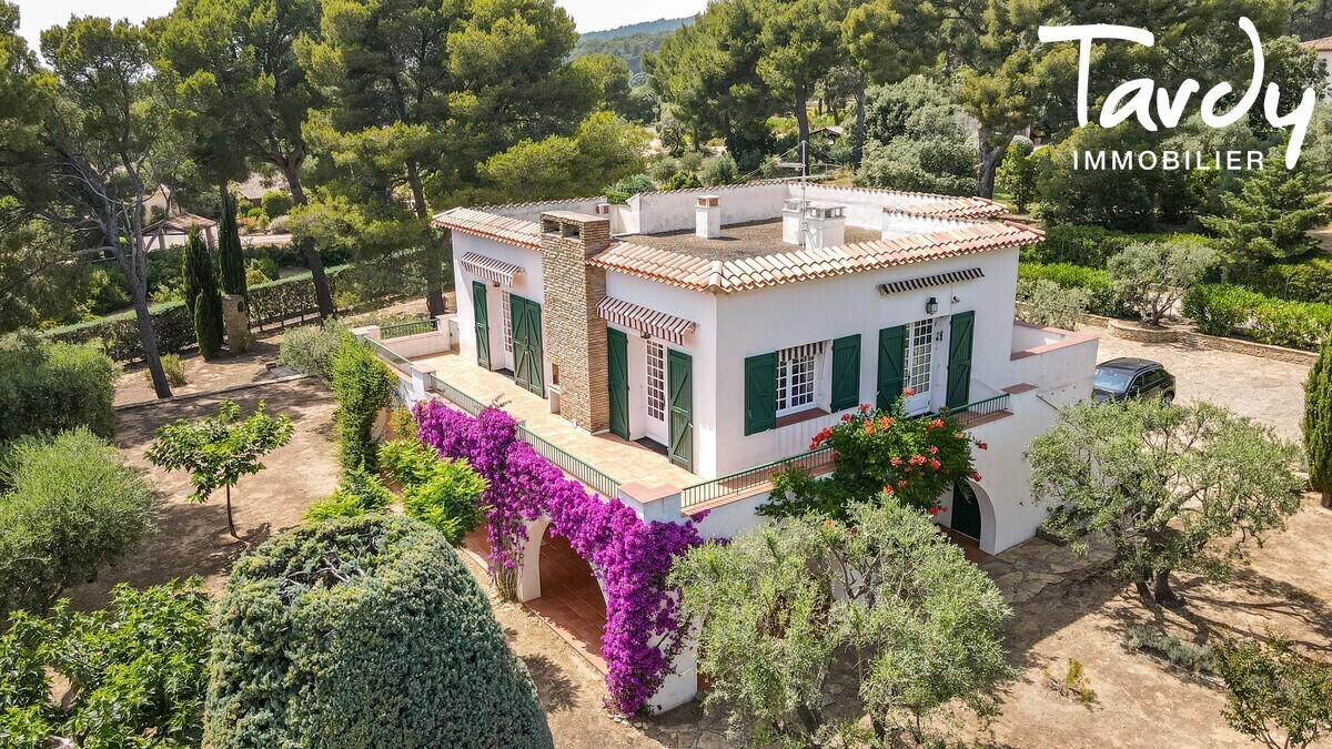 Villa ancienne Vue mer - 83740 LA CADIERE D'AZUR - La Cadire-d'Azur