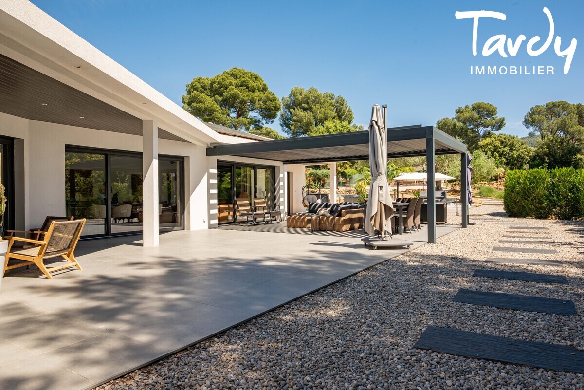 Villa contemporaine de plain-pied - 83270 SAINT-CYR SUR MER - Saint-Cyr-sur-Mer
