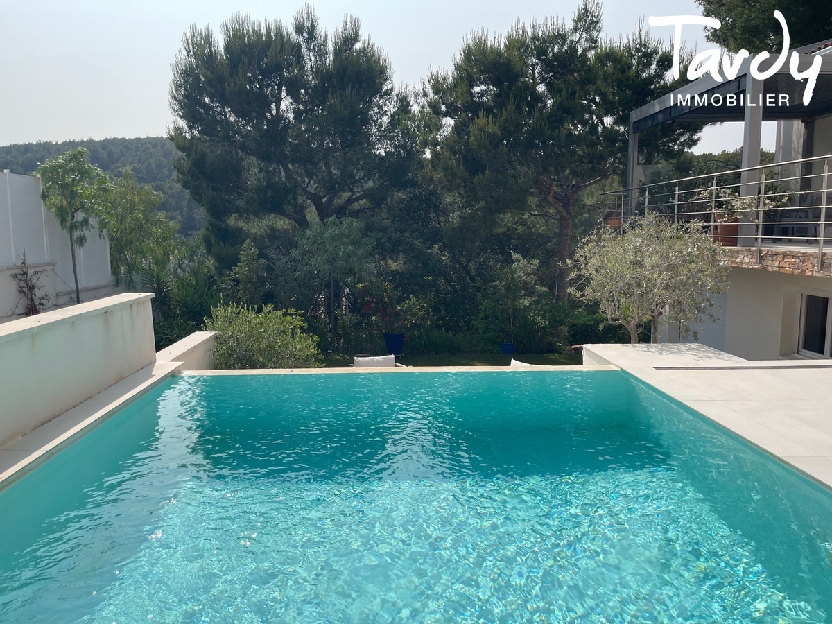 Villa de charme entirement rnove, proche port et plages - 83150 BANDOL - Bandol - VILLA RENOVEE