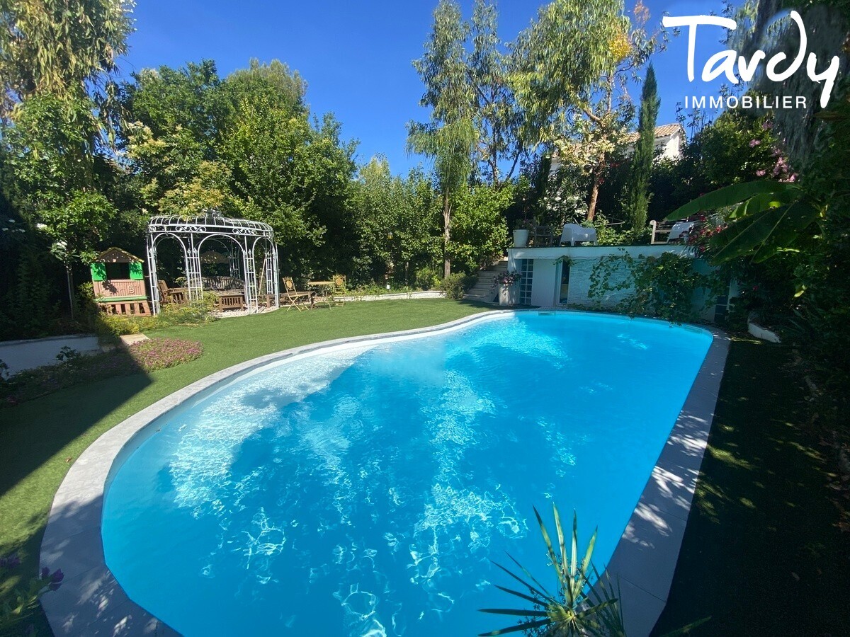 Villa Art D�co dans r�sidence securis�e - 13008 MARSEILLE - Marseille