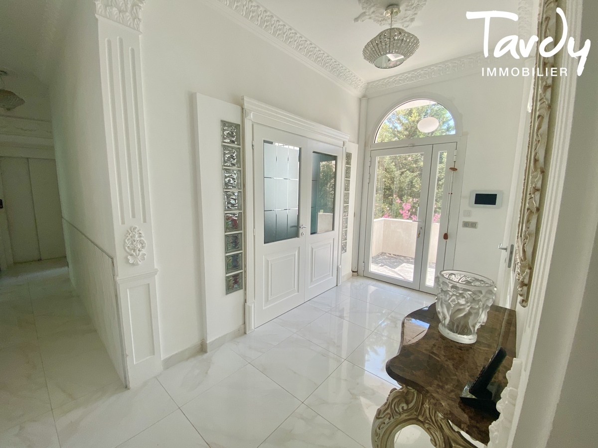 Villa Art D�co dans r�sidence securis�e - 13008 MARSEILLE - Marseille