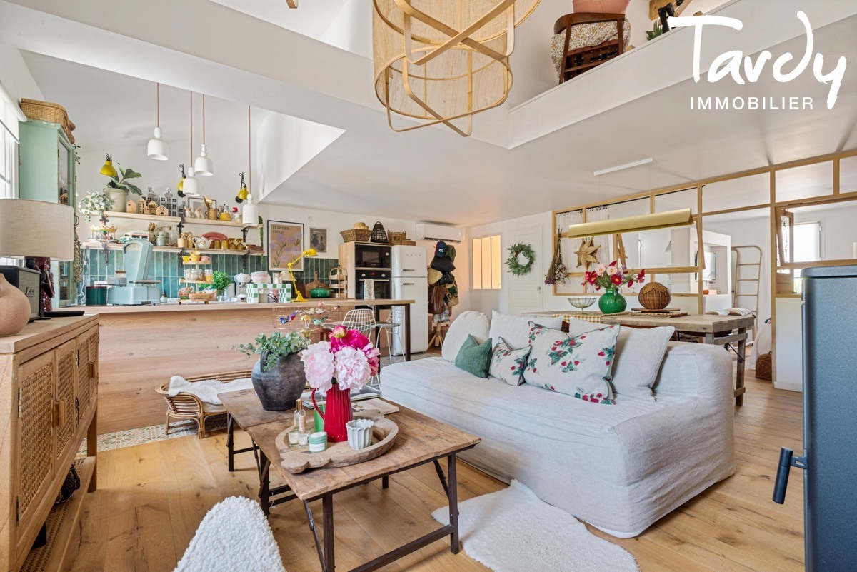 Immeuble - Centre du village - 83270 SAINT-CYR-SUR-MER - Saint-Cyr-sur-Mer
