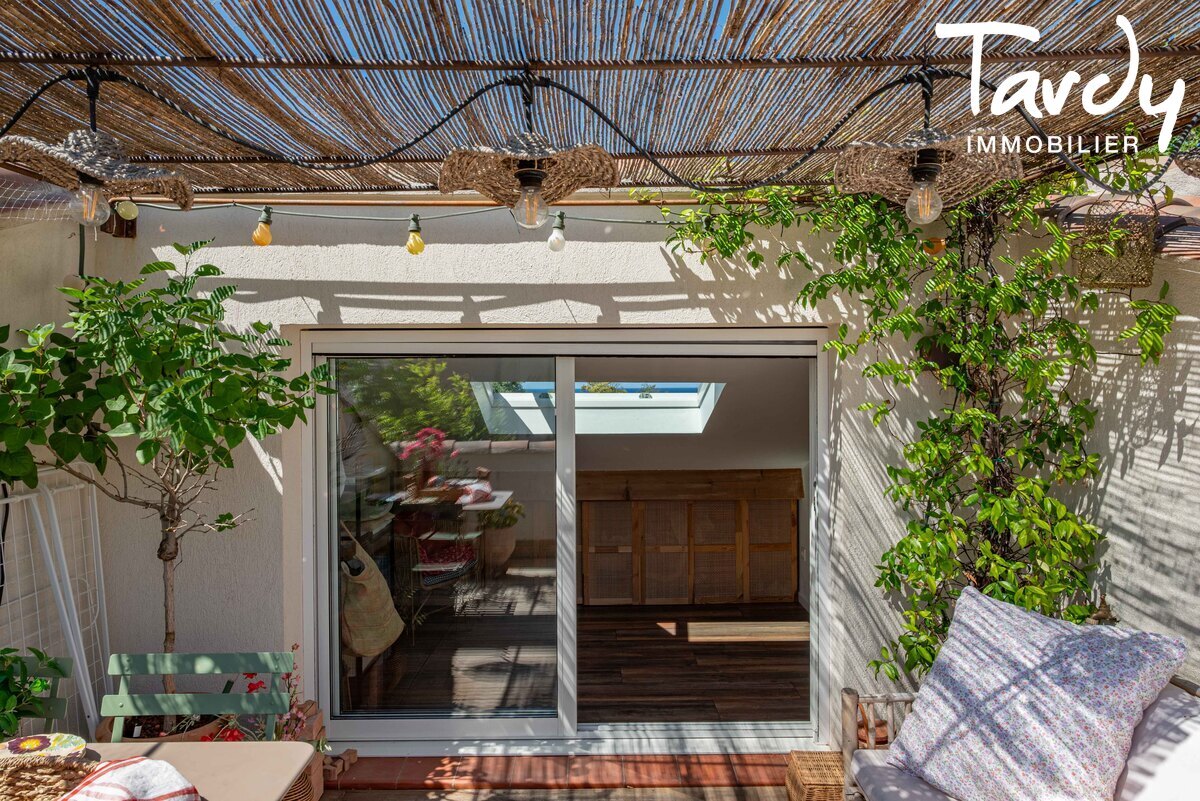 Immeuble - Centre du village - 83270 SAINT-CYR-SUR-MER - Saint-Cyr-sur-Mer