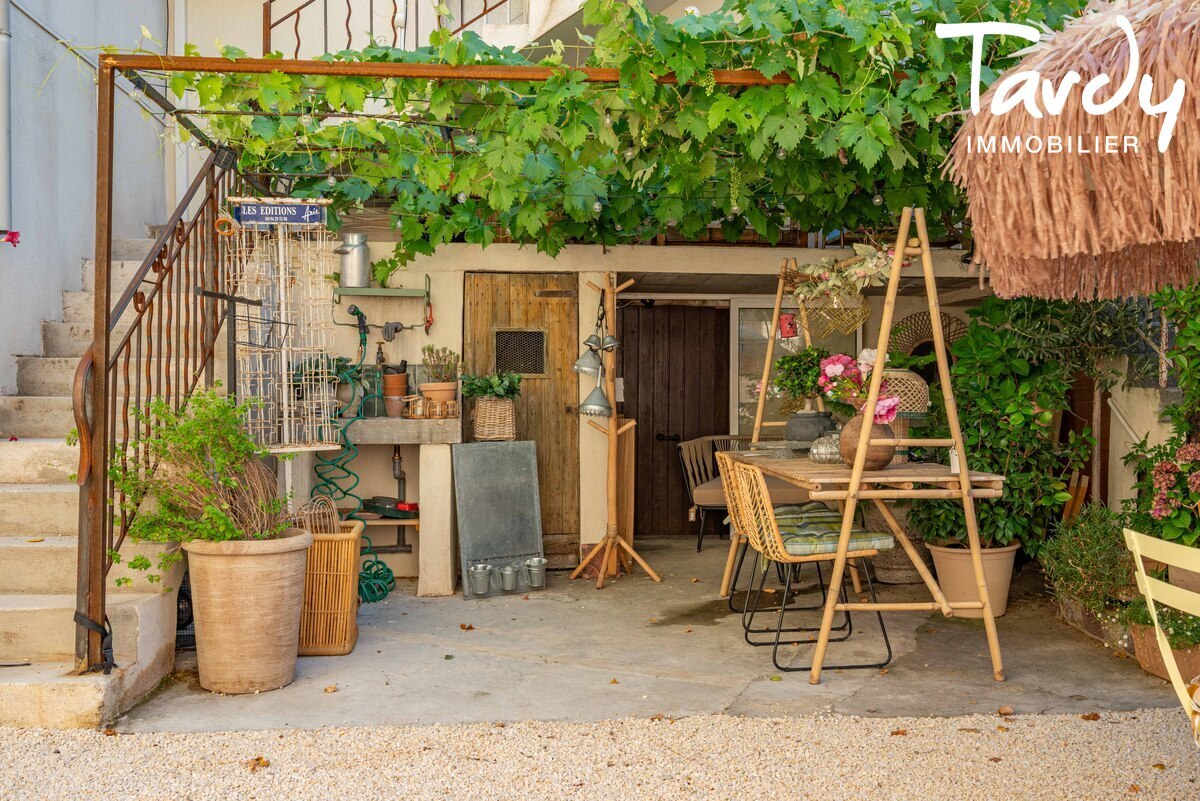 Immeuble - Centre du village - 83270 SAINT-CYR-SUR-MER - Saint-Cyr-sur-Mer