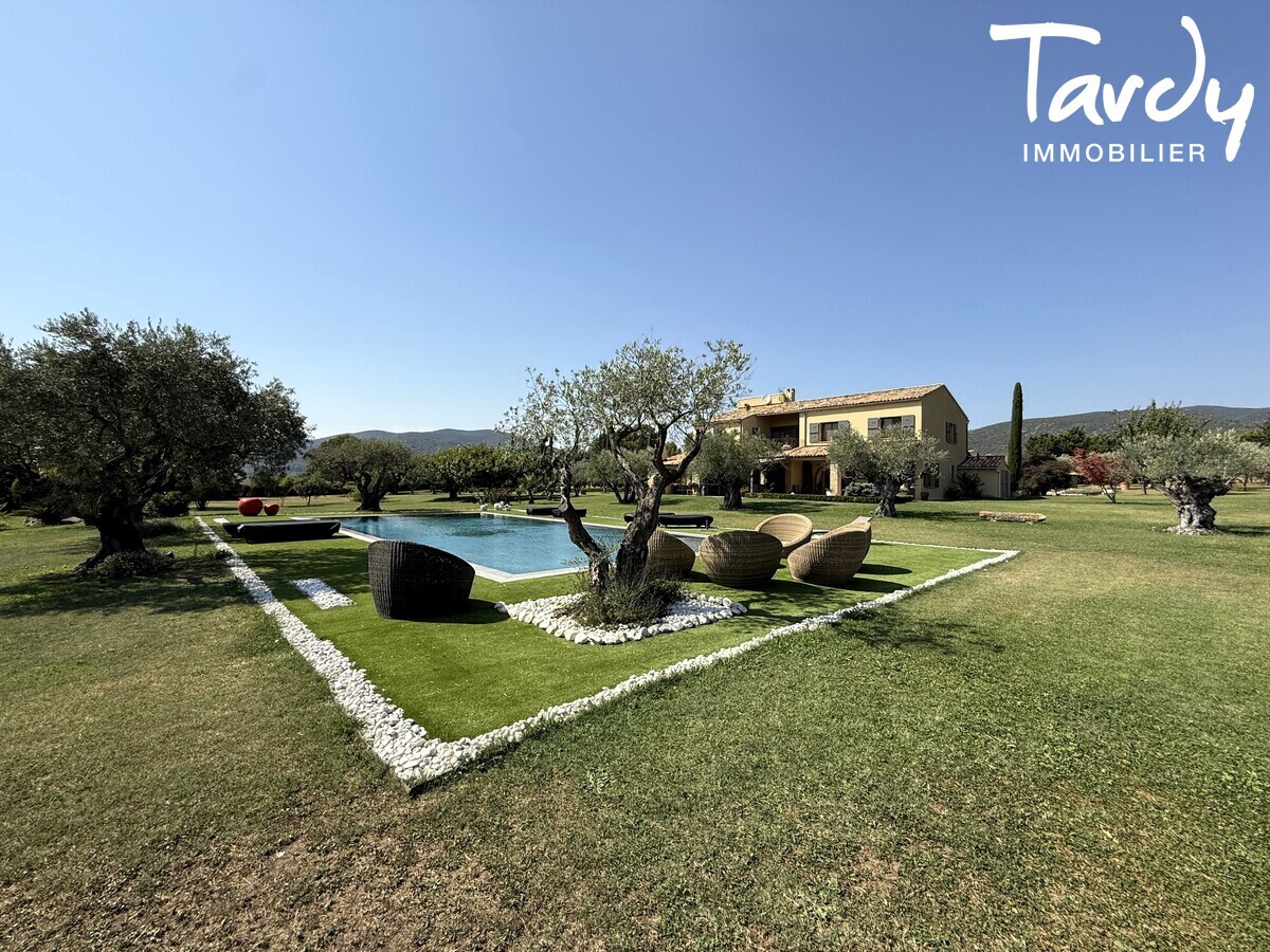 Proprit emplacement d'exception - 84160 Lourmarin - Lourmarin - Villa d'architecte  pied de Lourmarin - 84160 Lourmarin Tardy-Immobilier