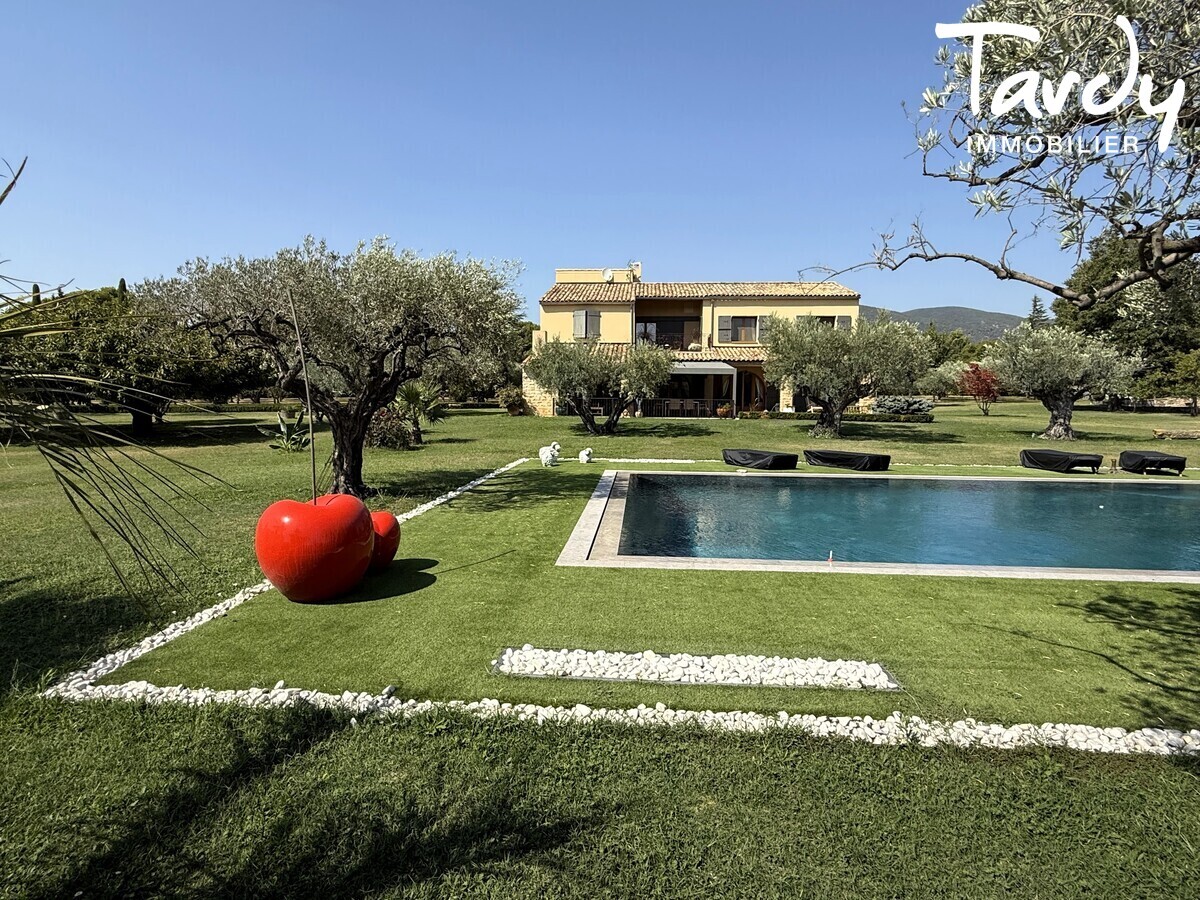 Proprit emplacement d'exception - 84160 Lourmarin - Lourmarin