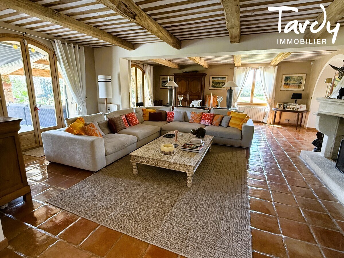 Proprit emplacement d'exception - 84160 Lourmarin - Lourmarin