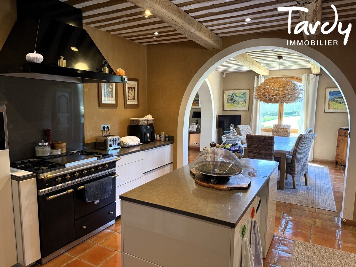 Proprit emplacement d'exception - 84160 Lourmarin - Lourmarin