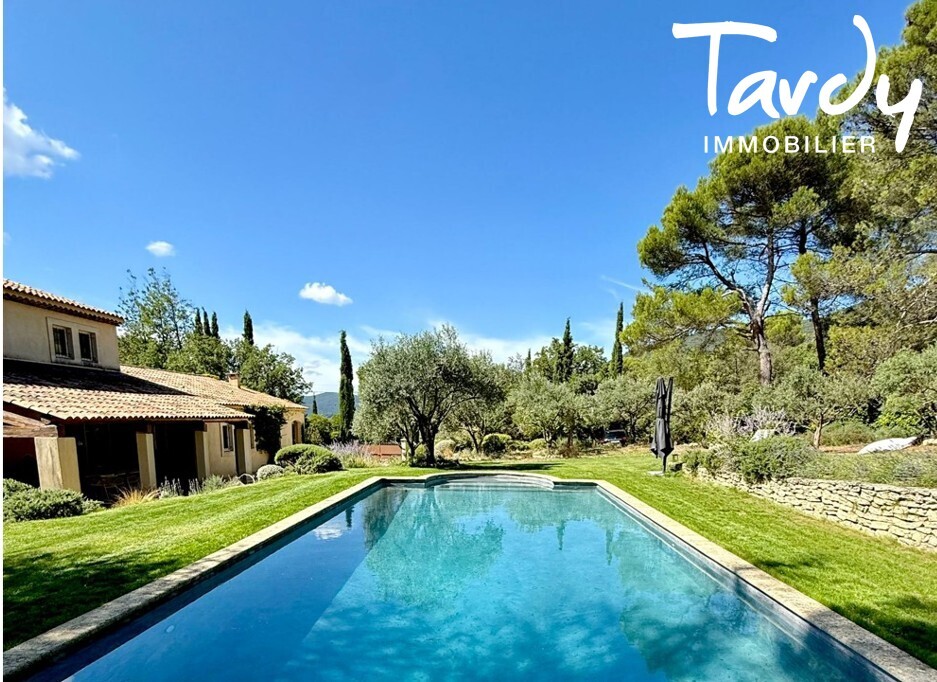 Proprit avec grand terrain proche de Lourmarin  84160 Vaugines - Lourmarin