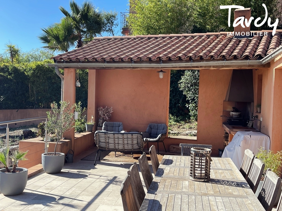 Villa de charme, belle vue dégagée et village à pieds - 83740 LA CADIERE D'AZUR - La Cadière-d'Azur - Maison Proche mer et plages de Saint-Cyr sur mer 83270
