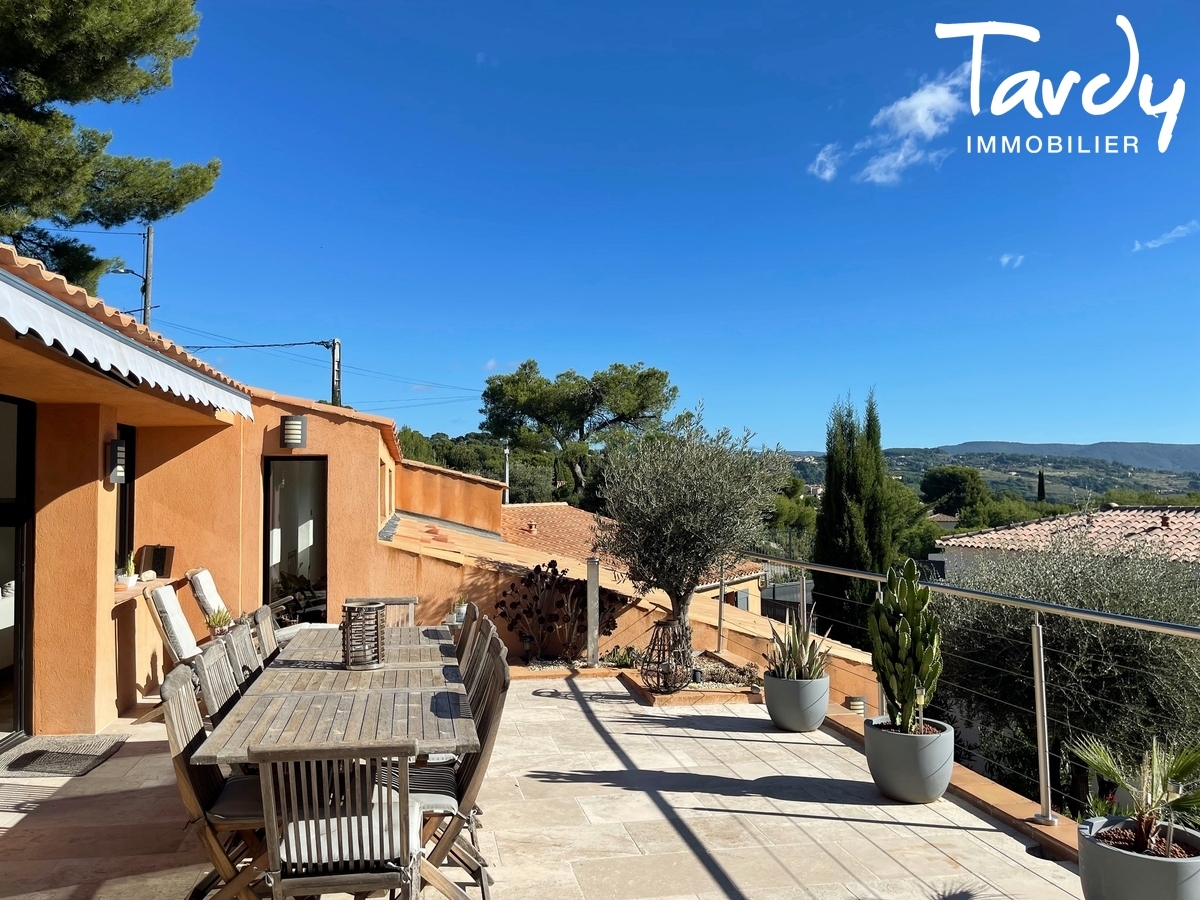 Villa de charme, belle vue dégagée et village à pieds - 83740 LA CADIERE D'AZUR - La Cadière-d'Azur - Villa familiale 4 chambres 83740 La Cadière d'Azur