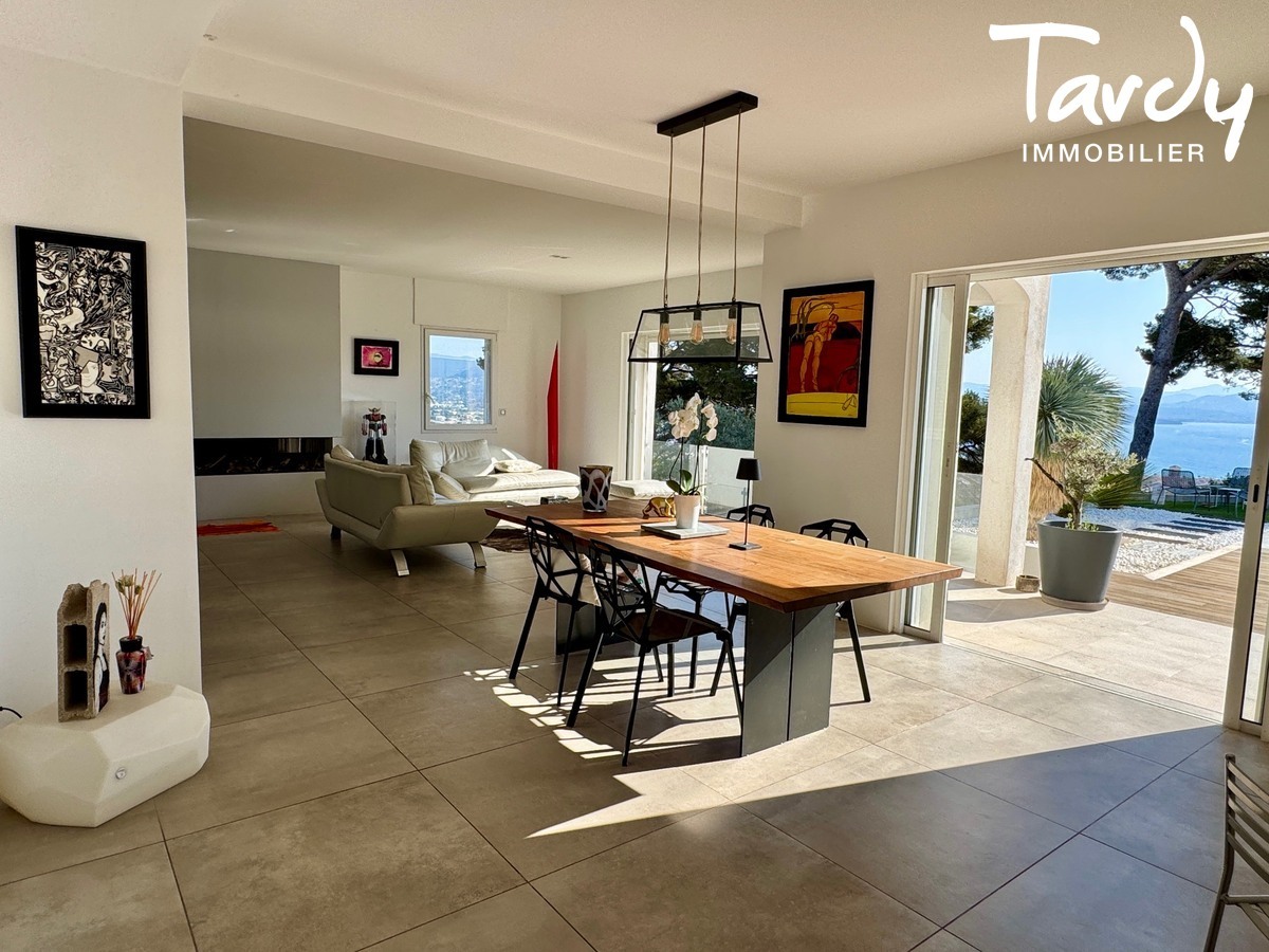 Villa contemporaine, pleine vue mer et village - 13600 LA CIOTAT - La Ciotat - Proche village La Ciotat Vue mer 13600 Tardy Immobilier