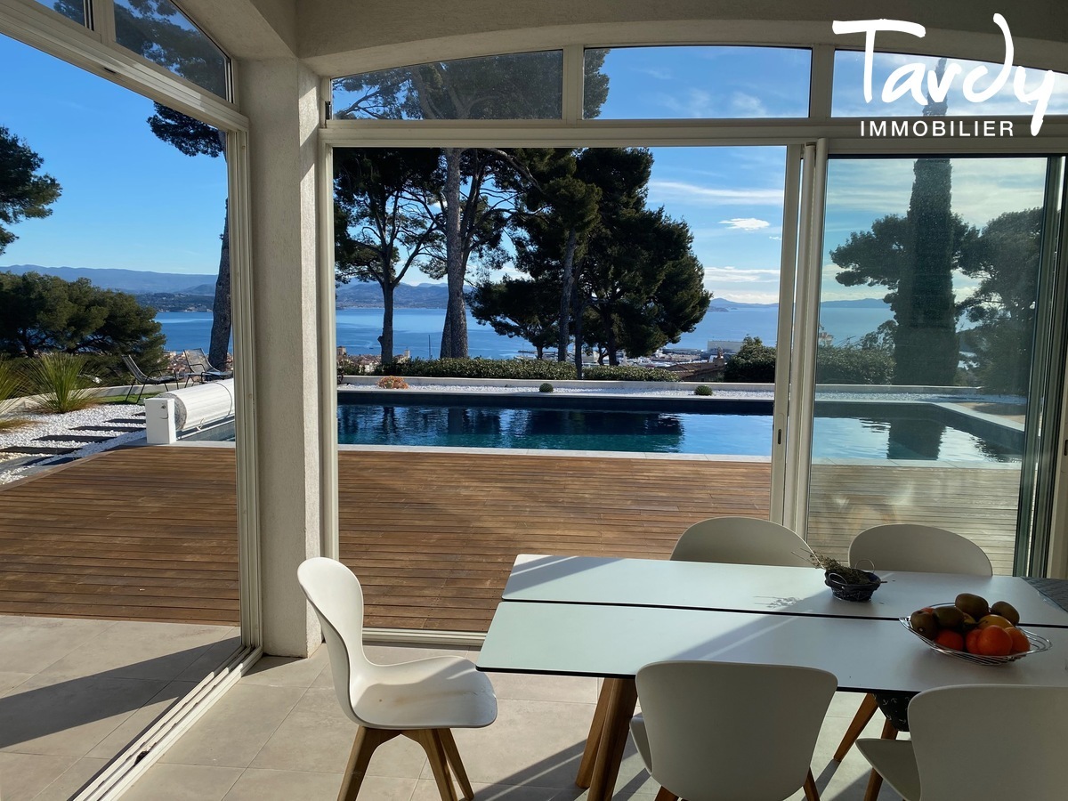 Villa contemporaine, pleine vue mer et village - 13600 LA CIOTAT - La Ciotat
