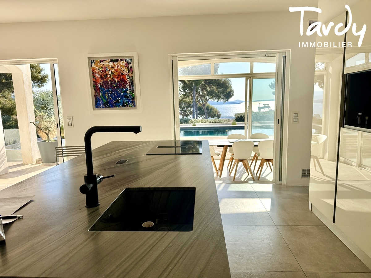 Villa contemporaine, pleine vue mer et village - 13600 LA CIOTAT - La Ciotat