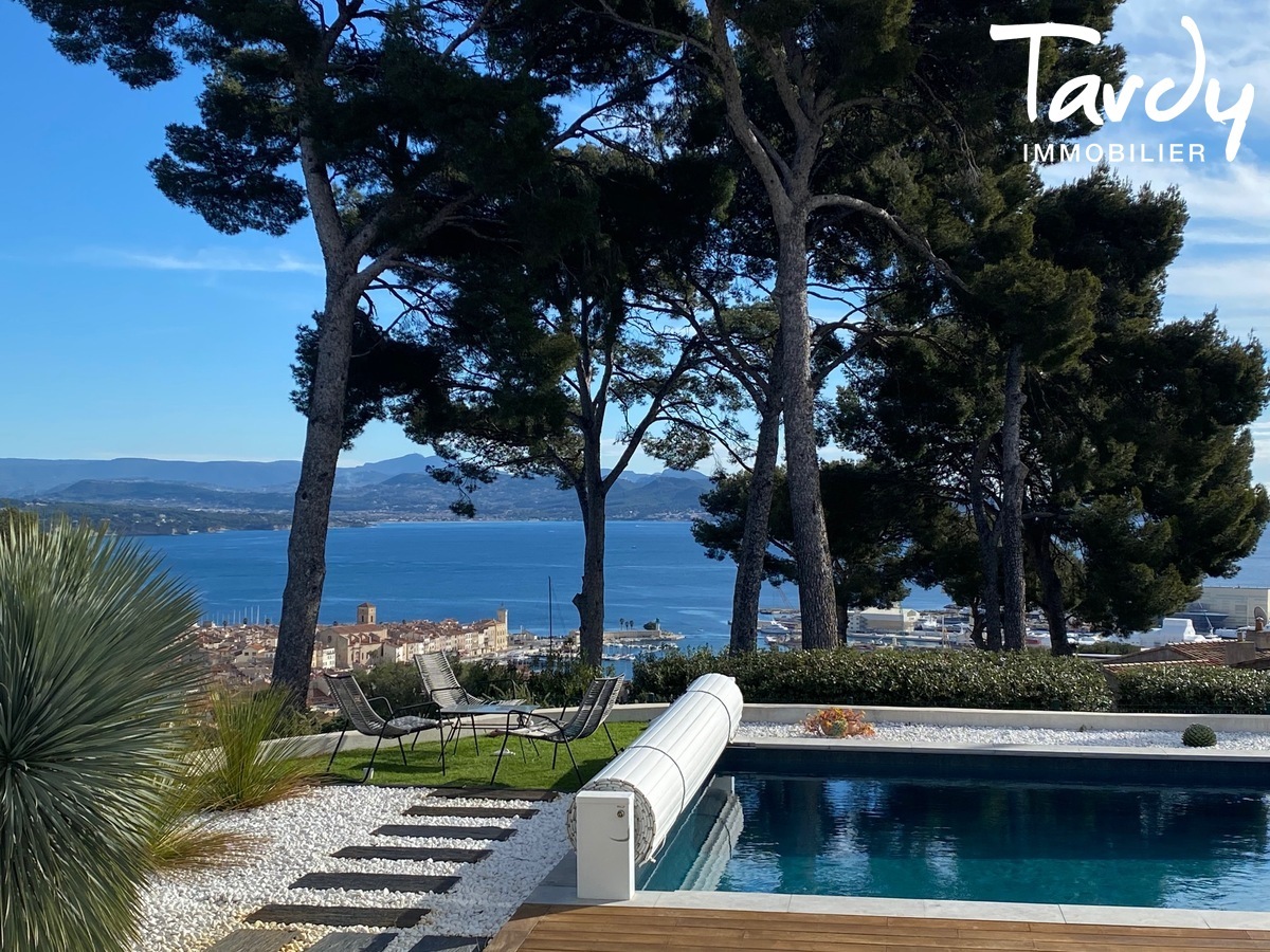 Villa contemporaine, pleine vue mer et village - 13600 LA CIOTAT - La Ciotat