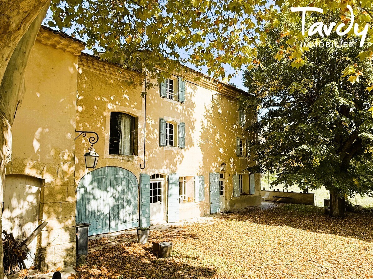 Bastide dexception en Provence proche Lourmarin - 84160 LOURMARIN - La Tour-d'Aigues - Demeure de charme proche Lourmarin - 84240 La Tour d'Aigues