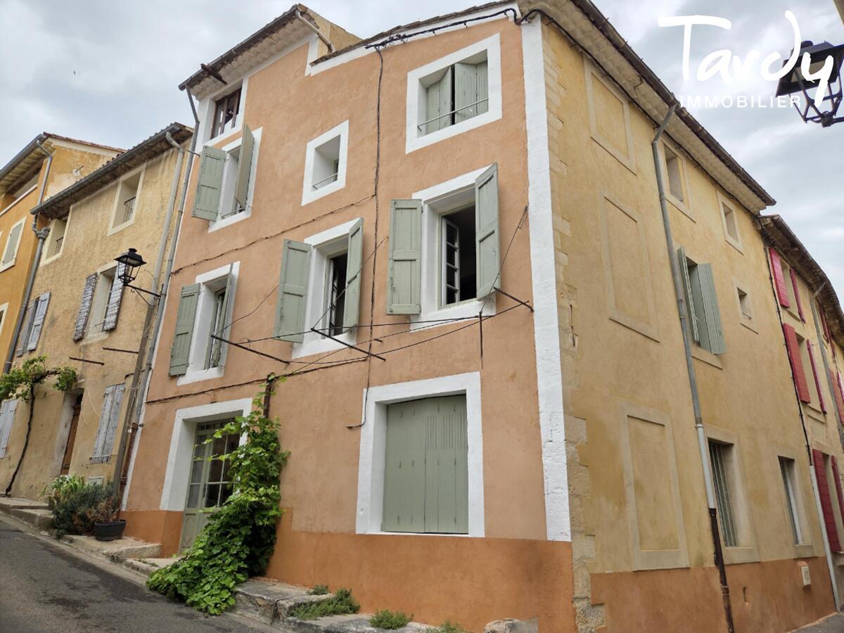 Maison de caractre - toutes commodits - Saint saturnin les Apt - Saint-Saturnin-ls-Apt