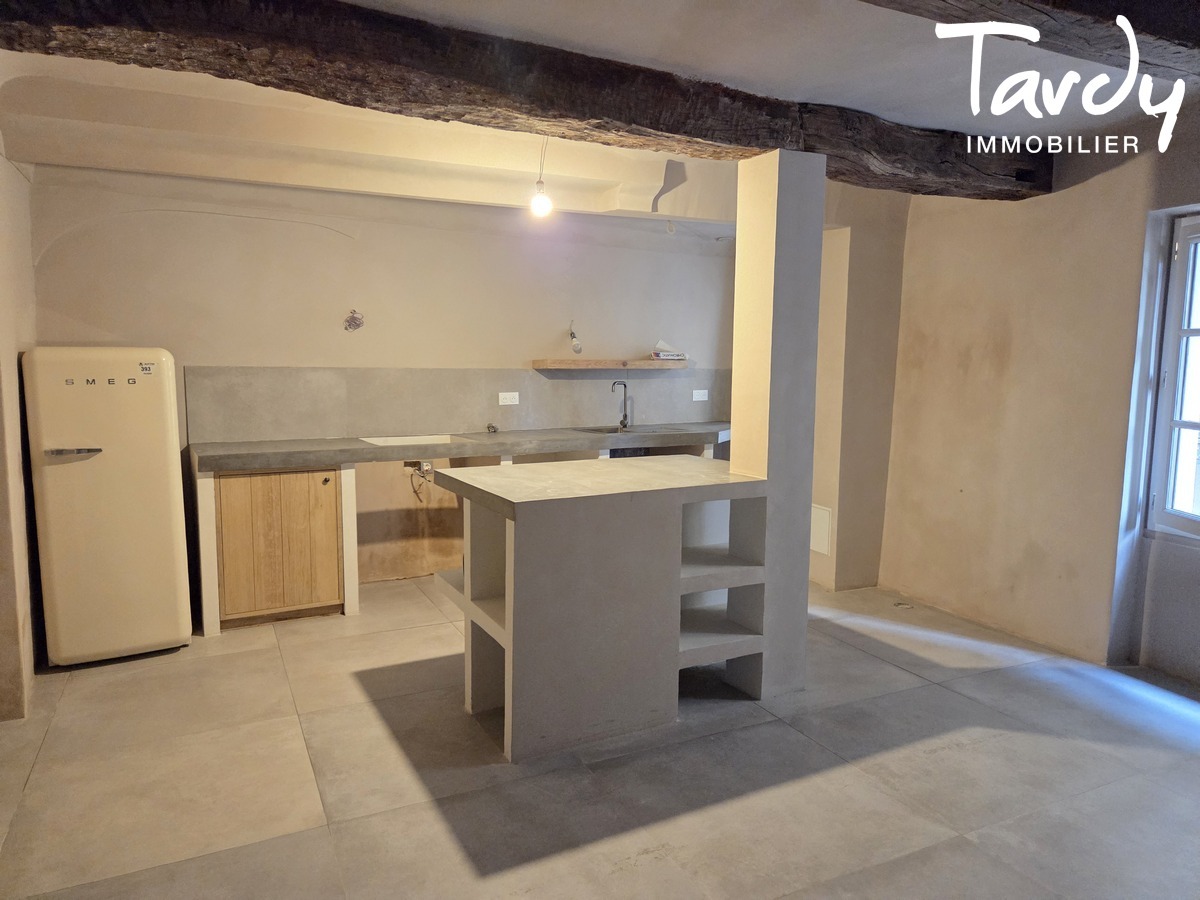 Maison de caractre - toutes commodits - Saint saturnin les Apt - Saint-Saturnin-ls-Apt
