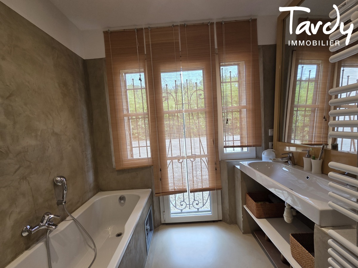 Mas en pierre - environnement exceptionnel - 84360 LAURIS - Lourmarin