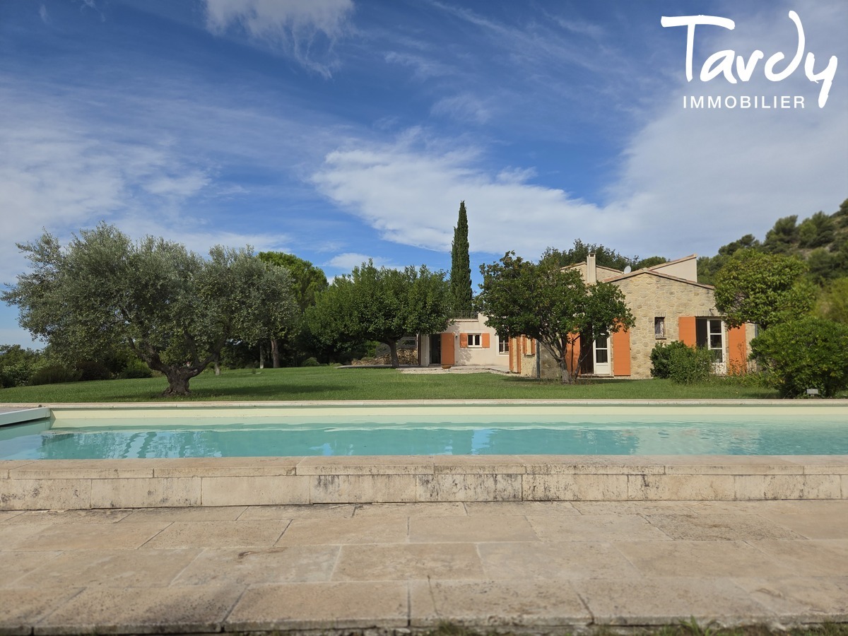 Mas en pierre - environnement exceptionnel - 84360 LAURIS - Lourmarin