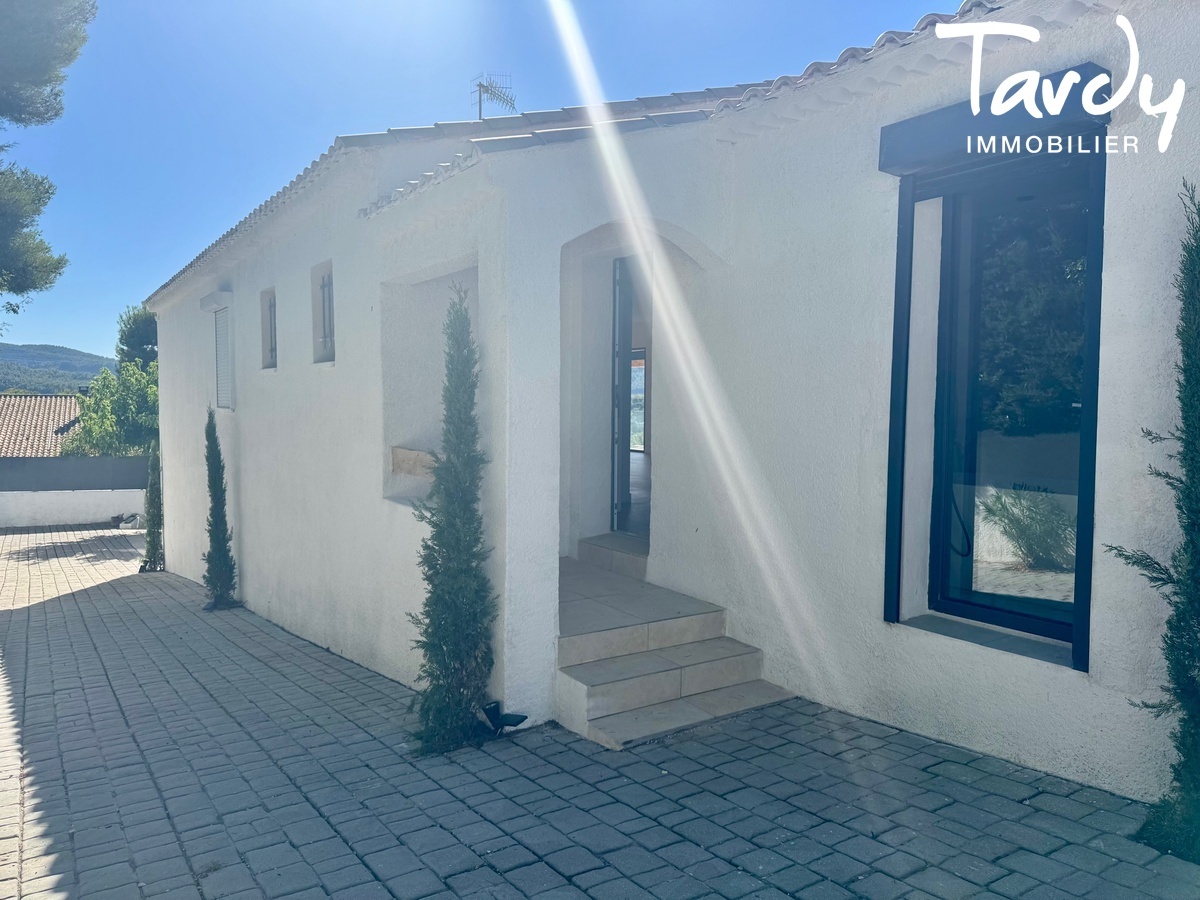 Villa de Charme avec garage - Aperu Mer - 13260 CASSIS - Cassis
