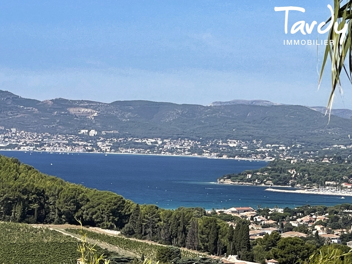 Proprit d'exception, vue panoramique mer et collines - 83270 SAINT-CYR SUR MER - Saint-Cyr-sur-Mer - VILLA PLAIN-PIED VUE MER - 83270 - SAINT CYR SUR MER