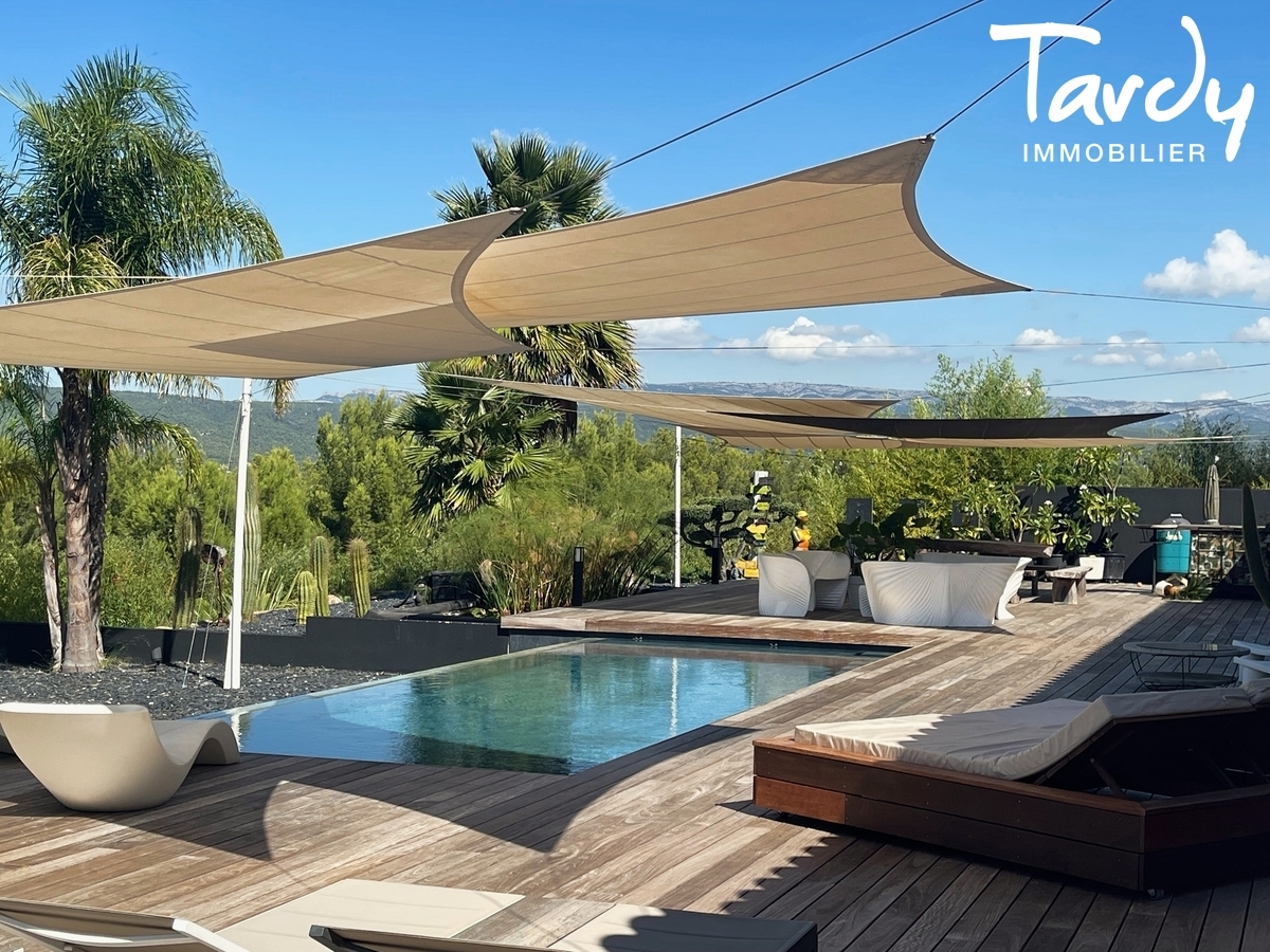 Proprit d'exception, vue panoramique mer et collines - 83270 SAINT-CYR SUR MER - Saint-Cyr-sur-Mer - VILLA PROCHE MER ET VUE - 83270 SAINT CYR SUR MER