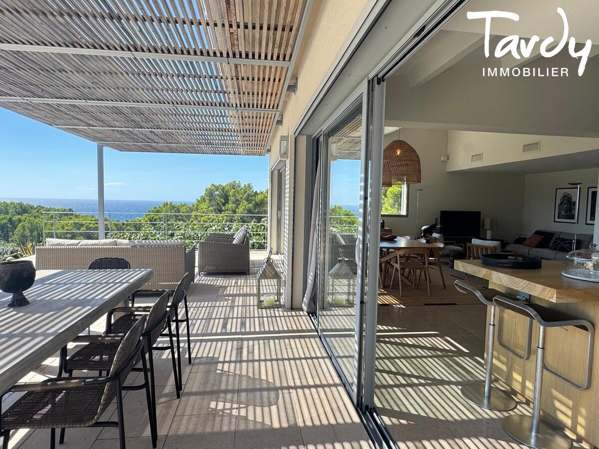 Domaine Port d'Alon, Villa vue et accs mer - 83270 SAINT- CYR- SUR MER - Saint-Cyr-sur-Mer - Villa contemporaine vue mer domaine prt d'alon 83270