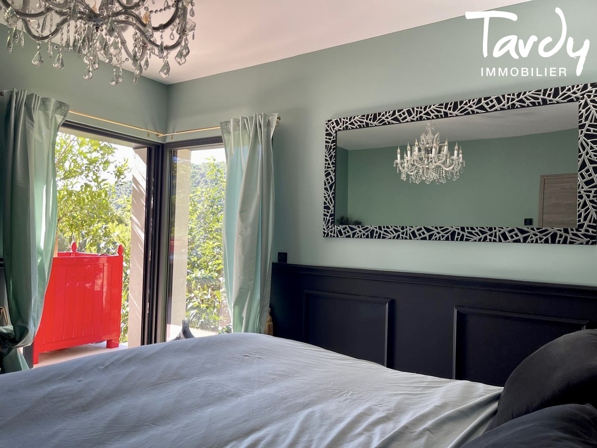 Villa contemporaine - Vue d�gag�e - 83200 TOULON - Toulon