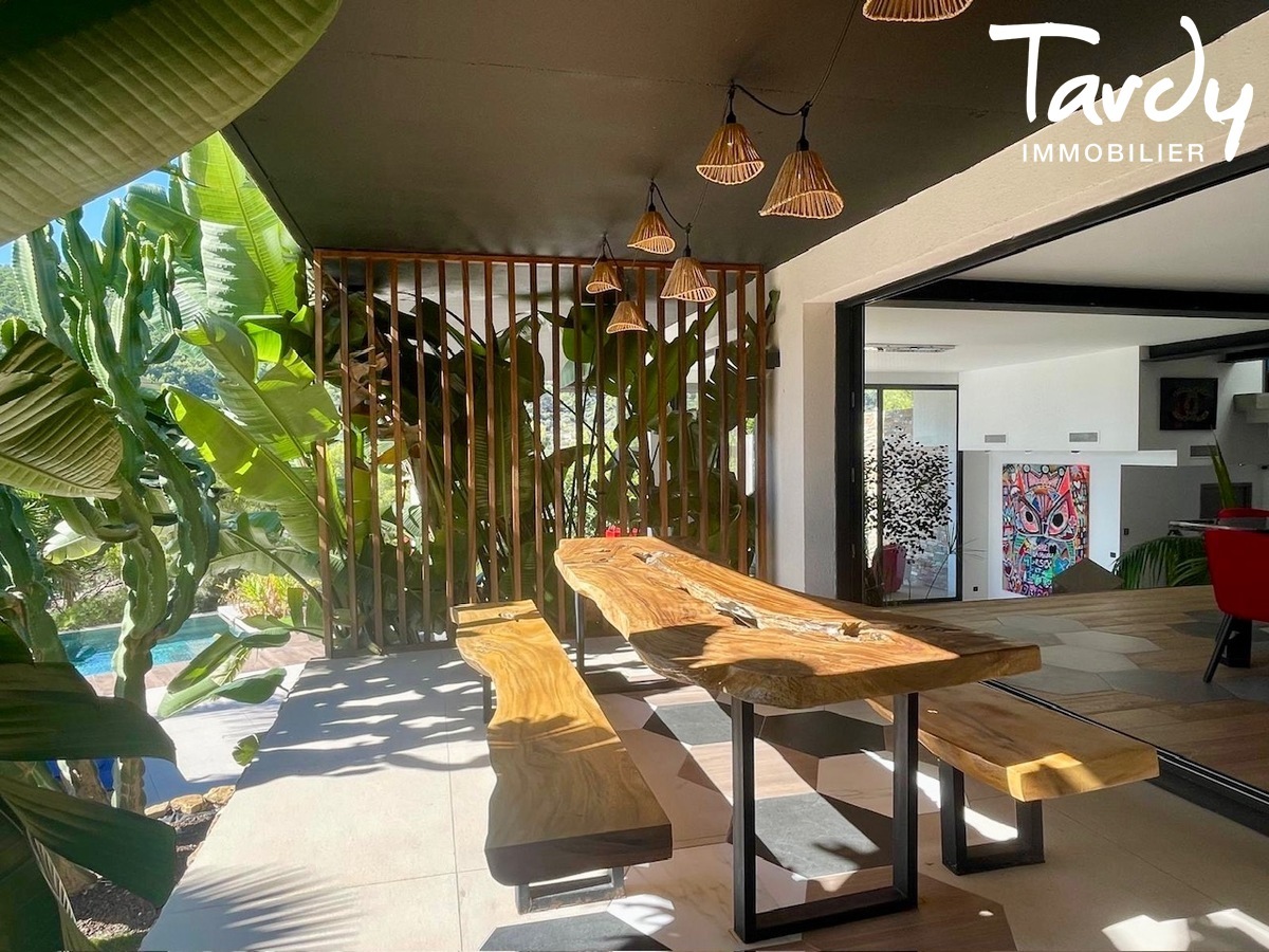 Villa contemporaine - Vue d�gag�e - 83200 TOULON - Toulon