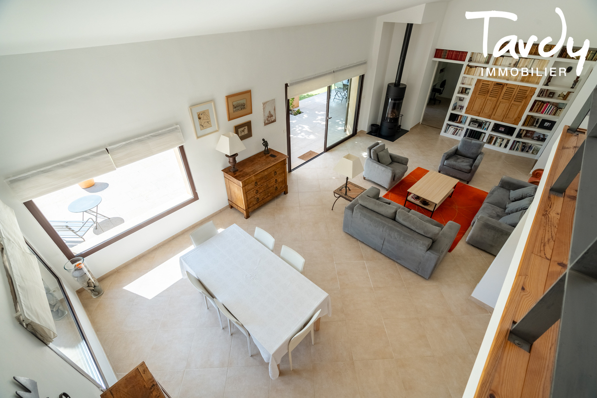 Villa de charme - environnement de qualit - 84 160 VAUGINES - Vaugines