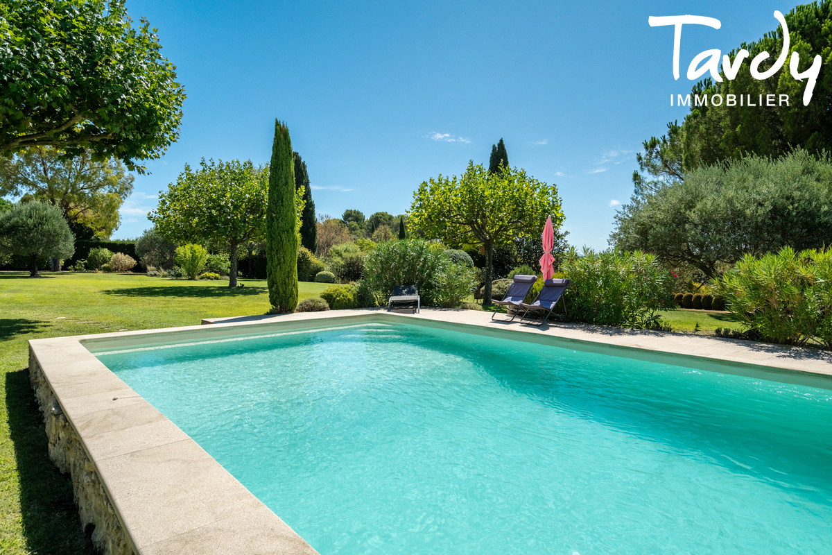 Villa de charme - environnement de qualit - 84 160 VAUGINES - Vaugines
