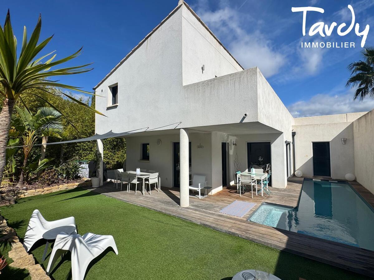 Villa contemporaine avec piscine - 83150 BANDOL  - Bandol - villa moderne sans entretien - bandol tardy immobilier