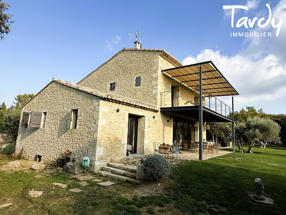 Villa entre charme provenal et art de vivre contemporain - 84480 Bonnieux - Bonnieux - Villa contemporaine grand terrain - Bonnieux - Tardy-Immobilier