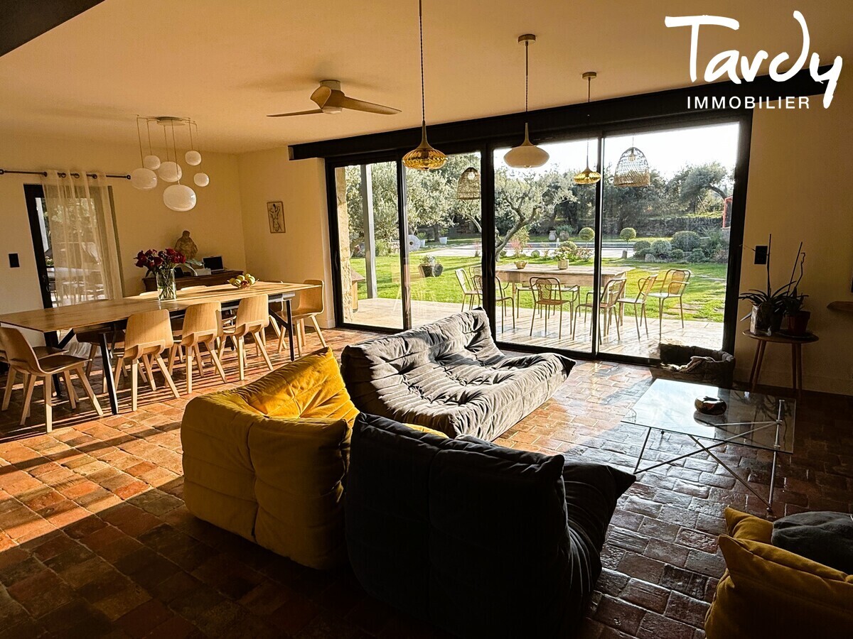 Villa entre charme provenal et art de vivre contemporain - 84480 Bonnieux - Bonnieux