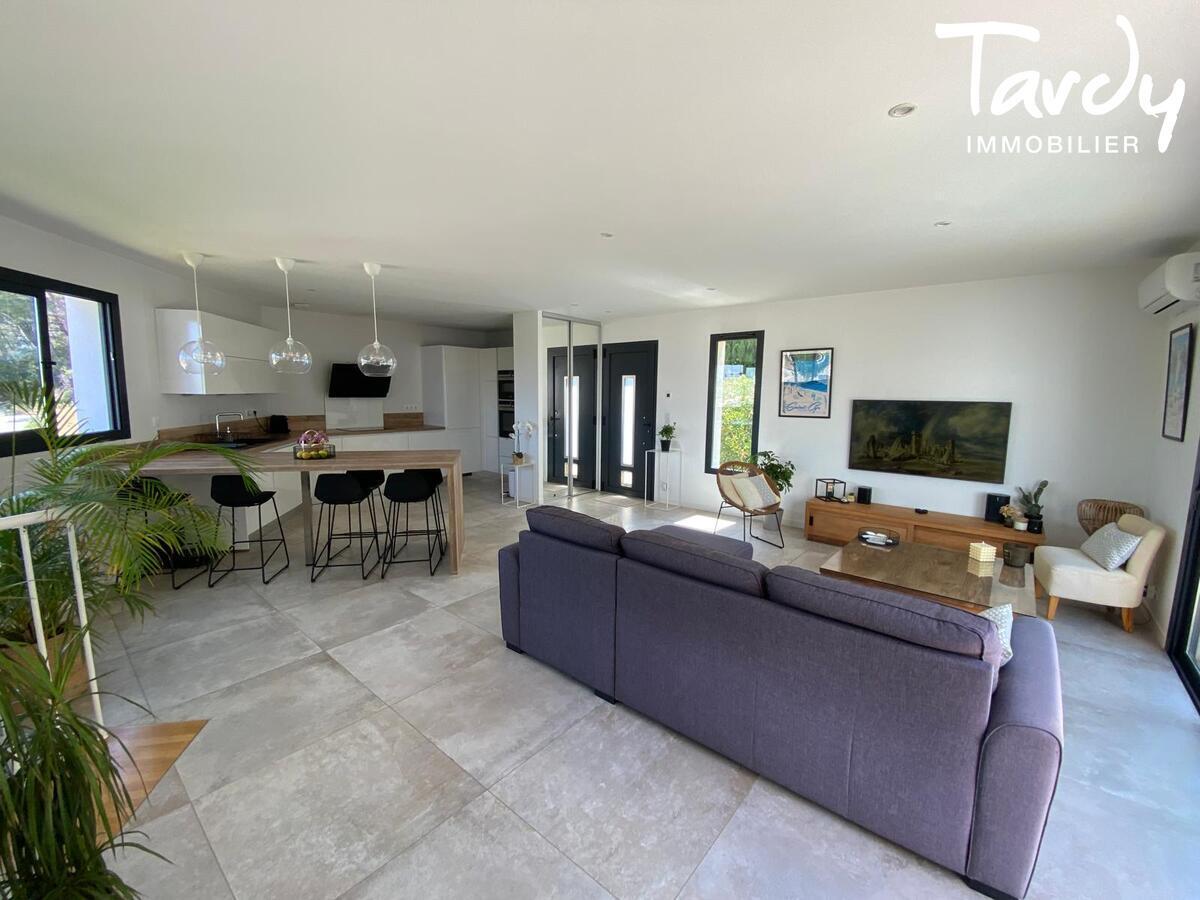 Contemporaine proche village, piscine - 83270 ST CYR SUR MER  - Saint-Cyr-sur-Mer - Maison 3 chambres - Tardy Immobilier - St Cyr sur Mer - 83270