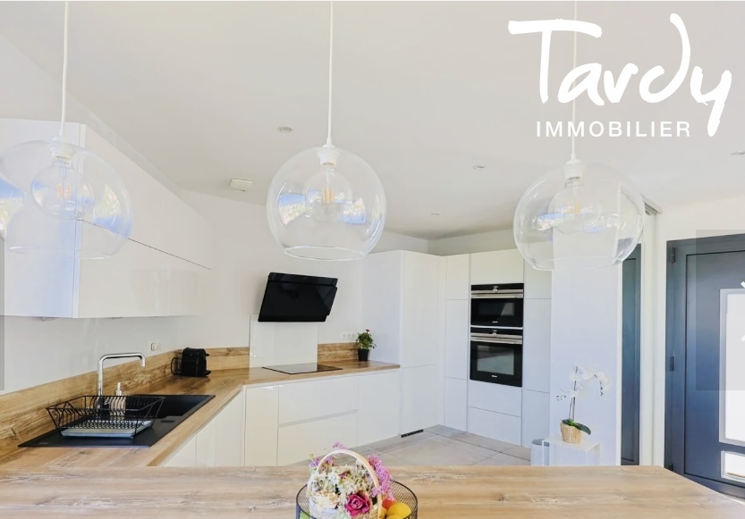 Villa contemporaine avec piscine St Cyr Sur Mer  - Saint-Cyr-sur-Mer - Villa plain pied - 83270 Tardy Immobilier