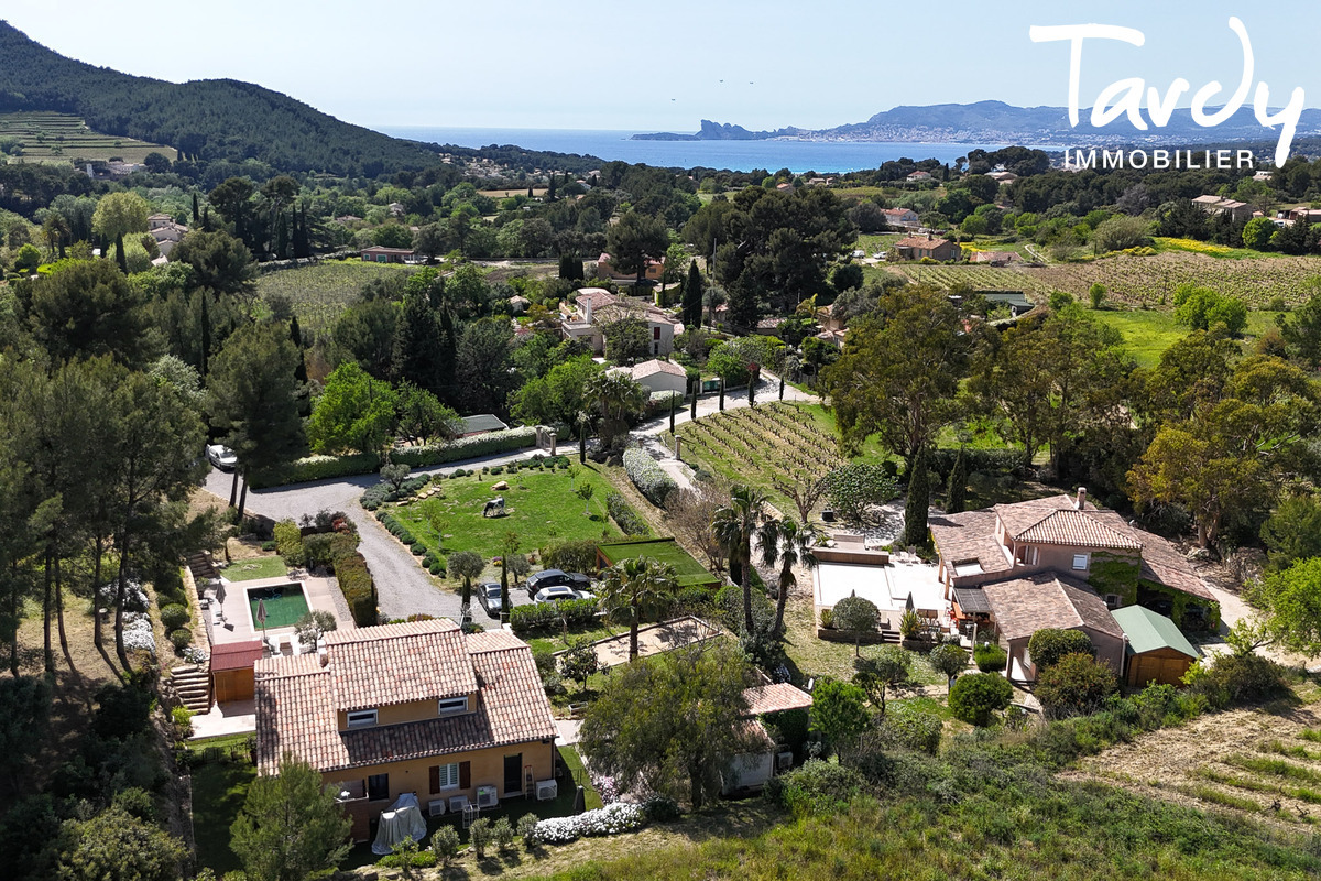 Propri�t� au milieu des vignes et des Oliviers - 83270 SAINT-CYR-SUR MER  - Saint-Cyr-sur-Mer - Propri�t� avec 2 villas Saint Cyr sur Mer 83270 Tardy Immobilier