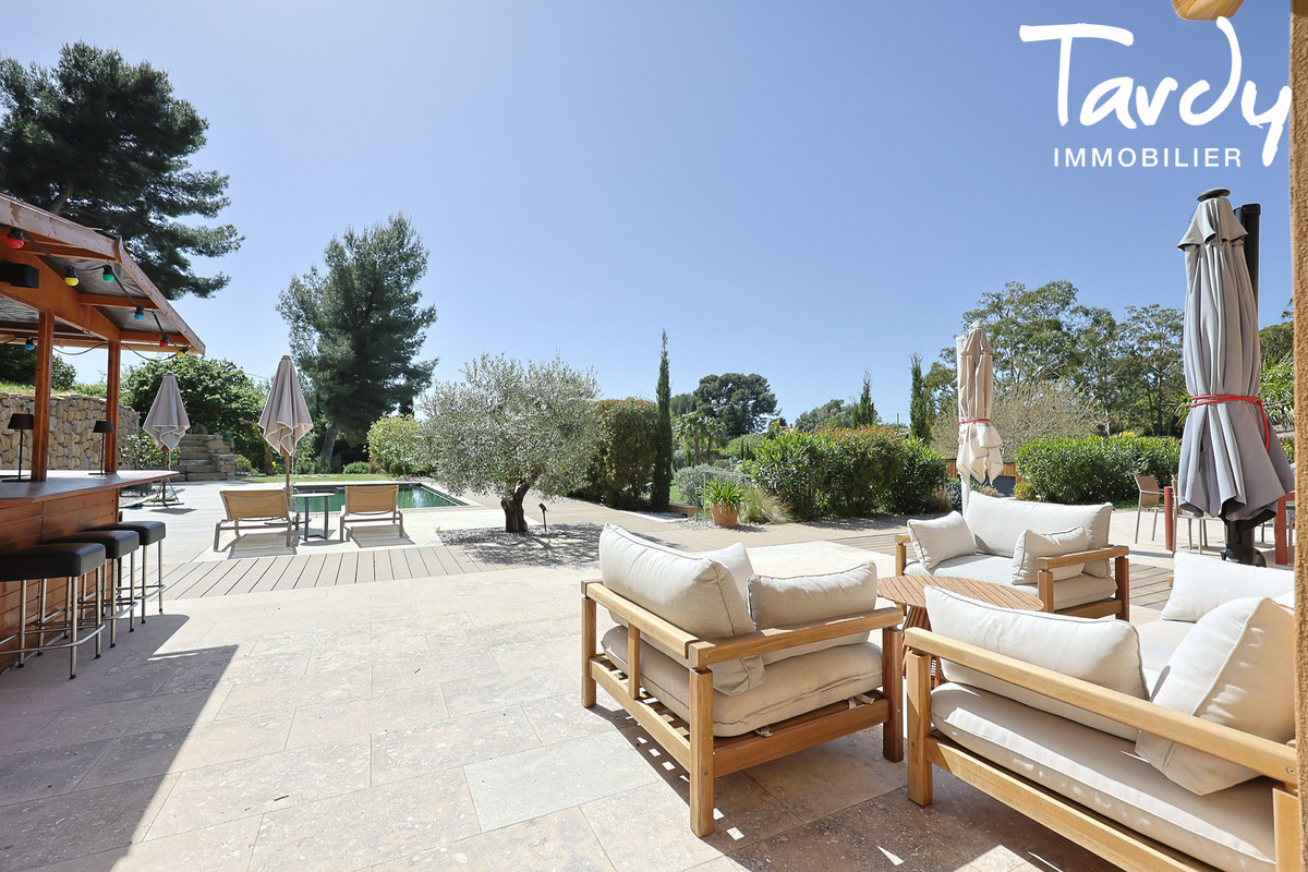 Propri�t� au milieu des vignes et des Oliviers - 83270 SAINT-CYR-SUR MER  - Saint-Cyr-sur-Mer
