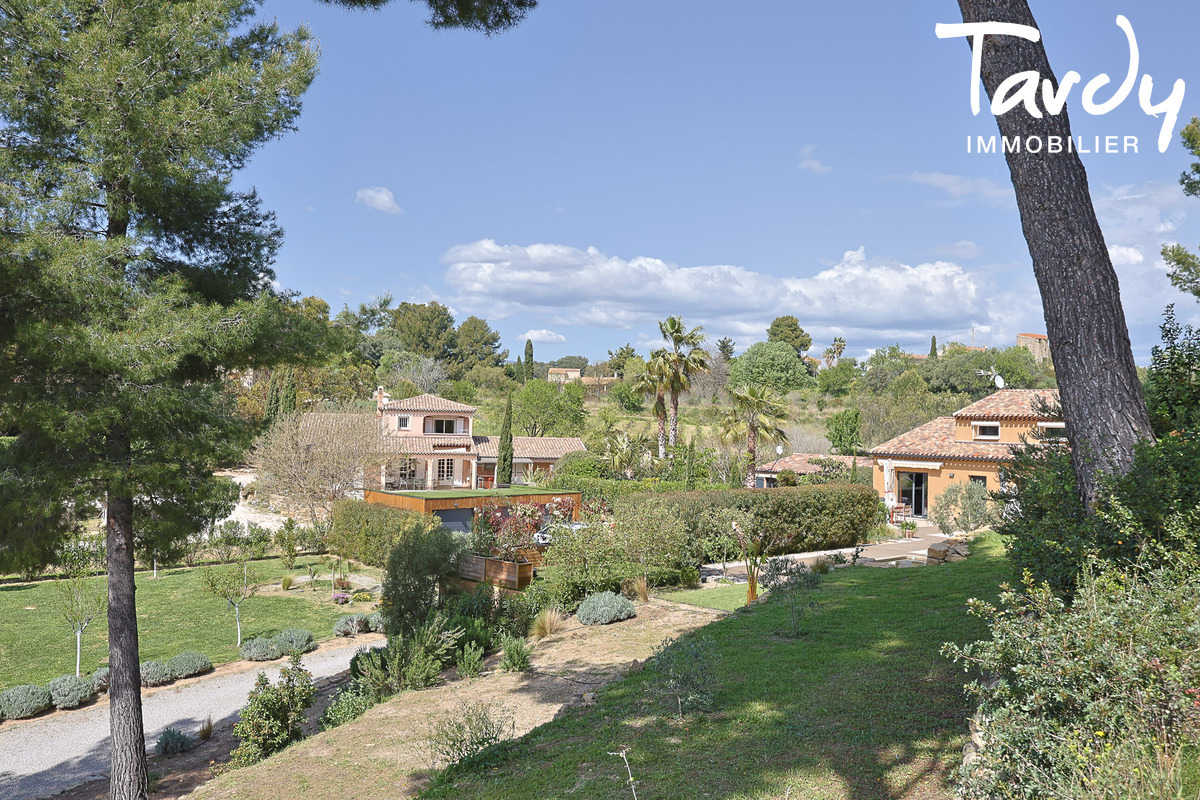 Propri�t� au milieu des vignes et des Oliviers - 83270 SAINT-CYR-SUR MER  - Saint-Cyr-sur-Mer