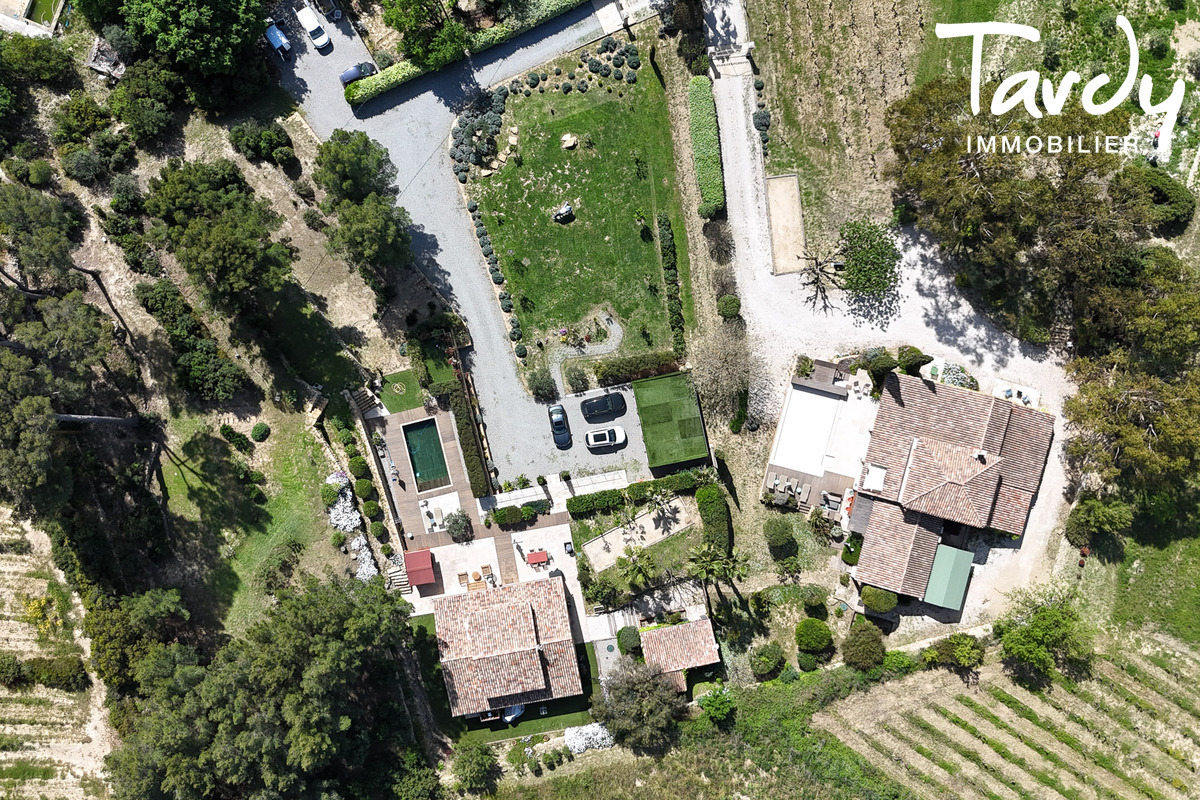 Propri�t� au milieu des vignes et des Oliviers - 83270 SAINT-CYR-SUR MER  - Saint-Cyr-sur-Mer - 3 villas st cyr sur mer 83270 St Cyr sur Mer