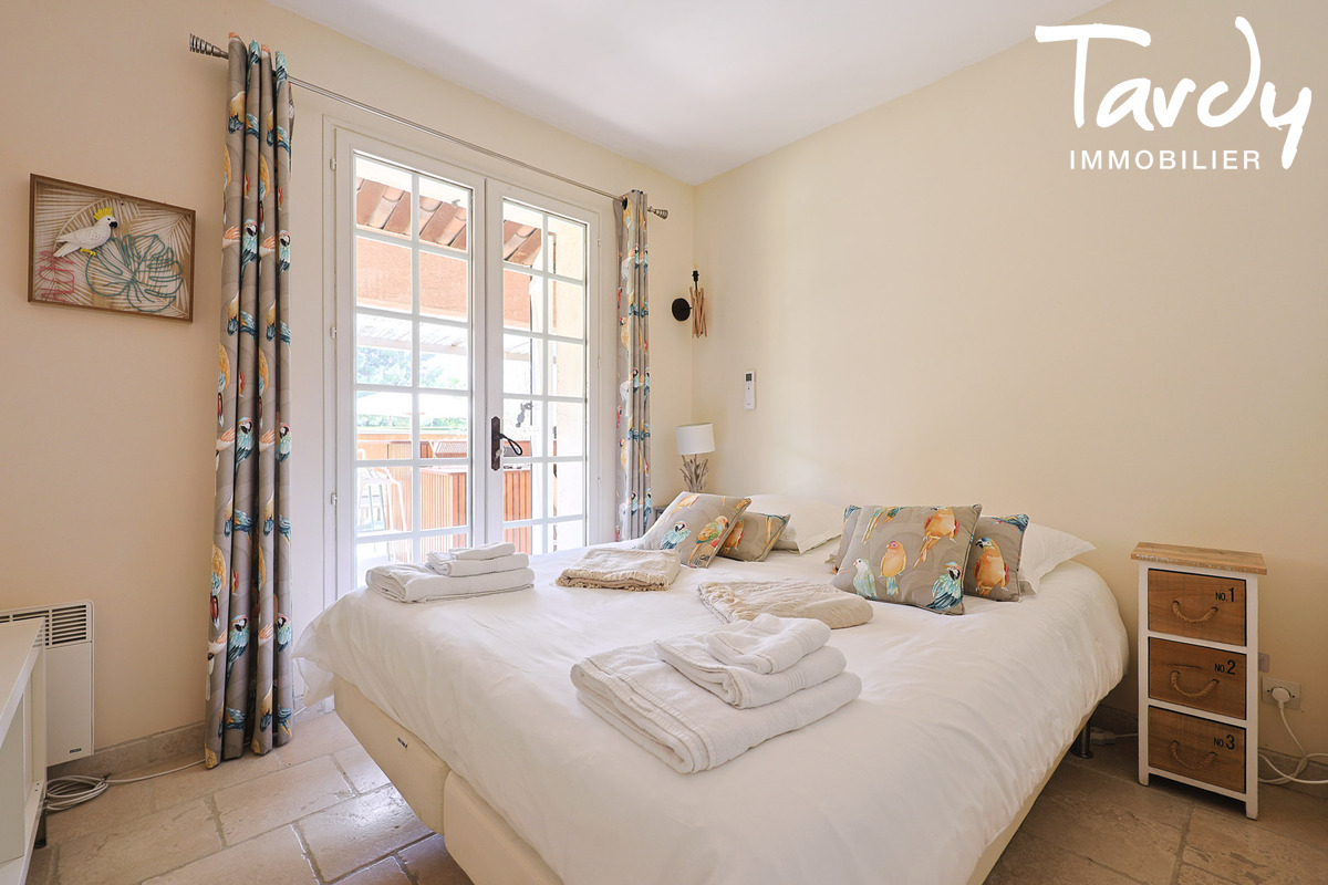 Propri�t� au milieu des vignes et des Oliviers - 83270 SAINT-CYR-SUR MER  - Saint-Cyr-sur-Mer
