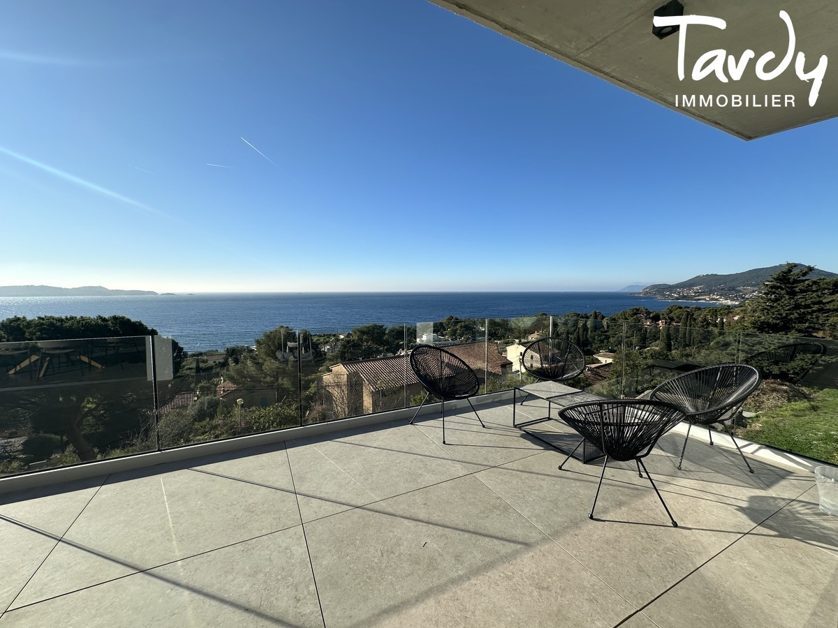 Contemporaine vue mer panoramique - 83320 CARQUEIRANNE - Carqueiranne - maison contemporaine - 83034 - Tardy Immobilier